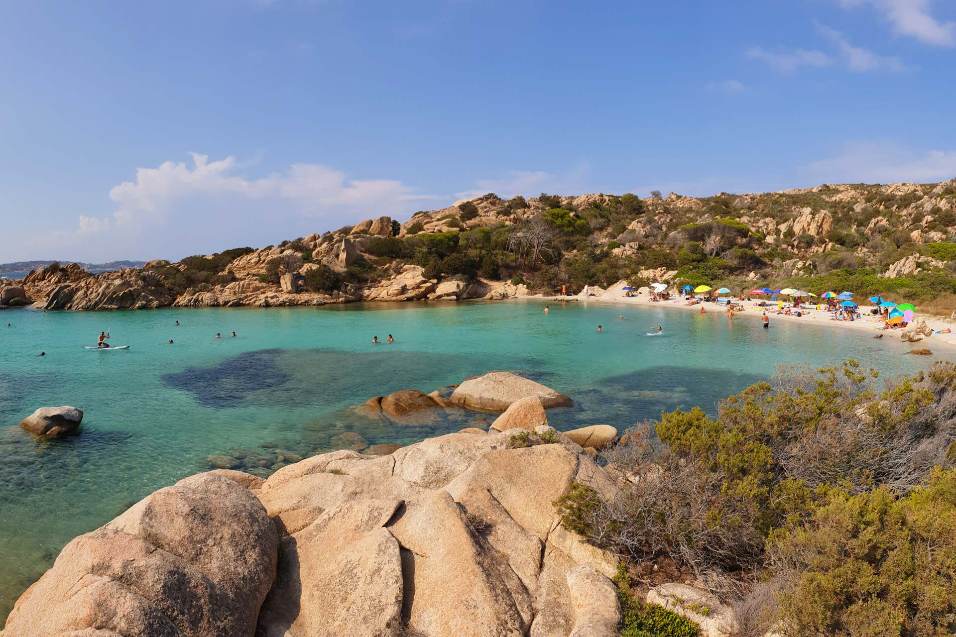 La Maddalena Archipelago ✓ Spiaggia di Cala Serena a Caprera nell'Arcipelago di La Maddalena