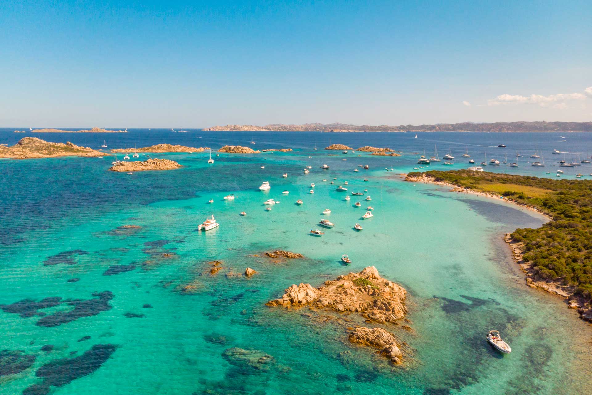 La Maddalena Archipelago ✓ Spiaggia del Cavaliere sull'Isola di Budelli nell'Arcipelago di La Maddalena