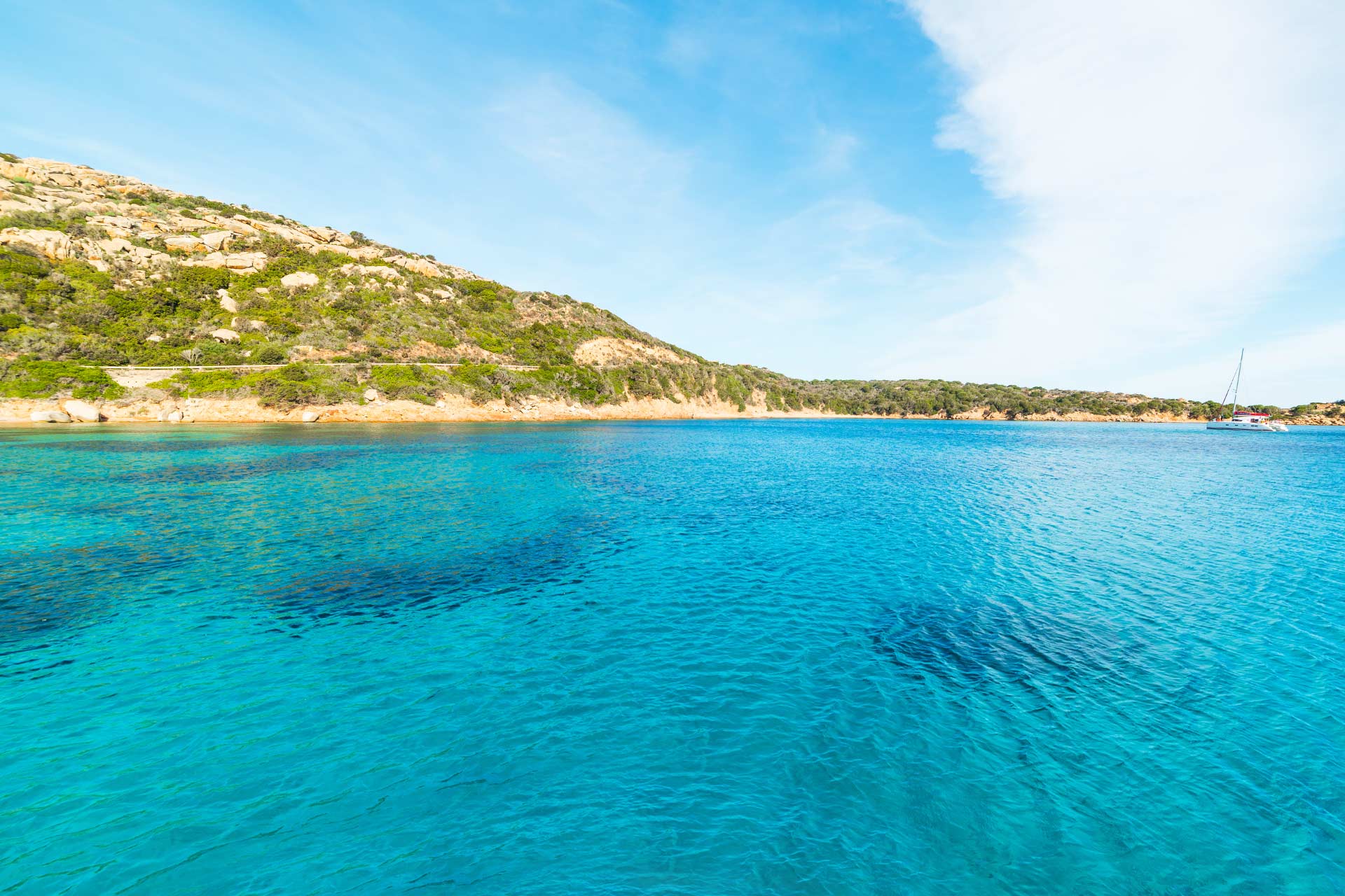 La Maddalena Archipelago ✓ Spiaggia Il Costone nell'Arcipelago di La Maddalena