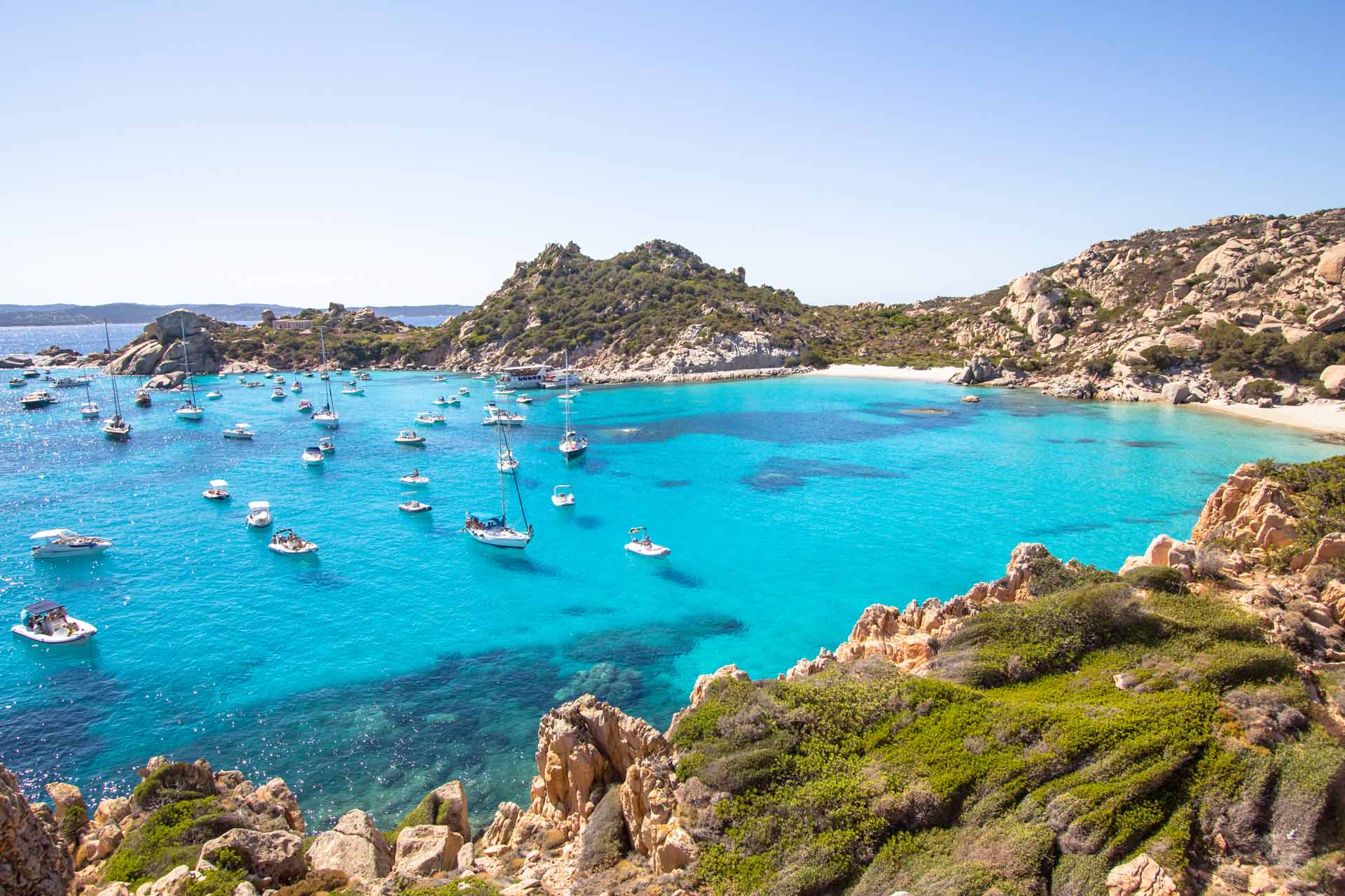 La Maddalena Archipelago ✓ Cala Corsara sull'Isola di Spargi nell'Arcipelago di La Maddalena