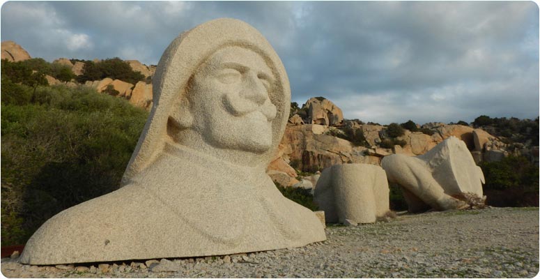 Montebello21 ✓ Costanzo Ciano, la statua dimenticata - Arcipelago di La Maddalena